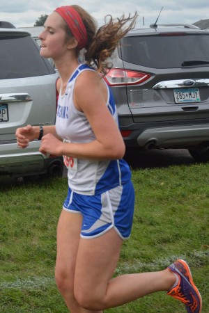 Elena Bueltel running