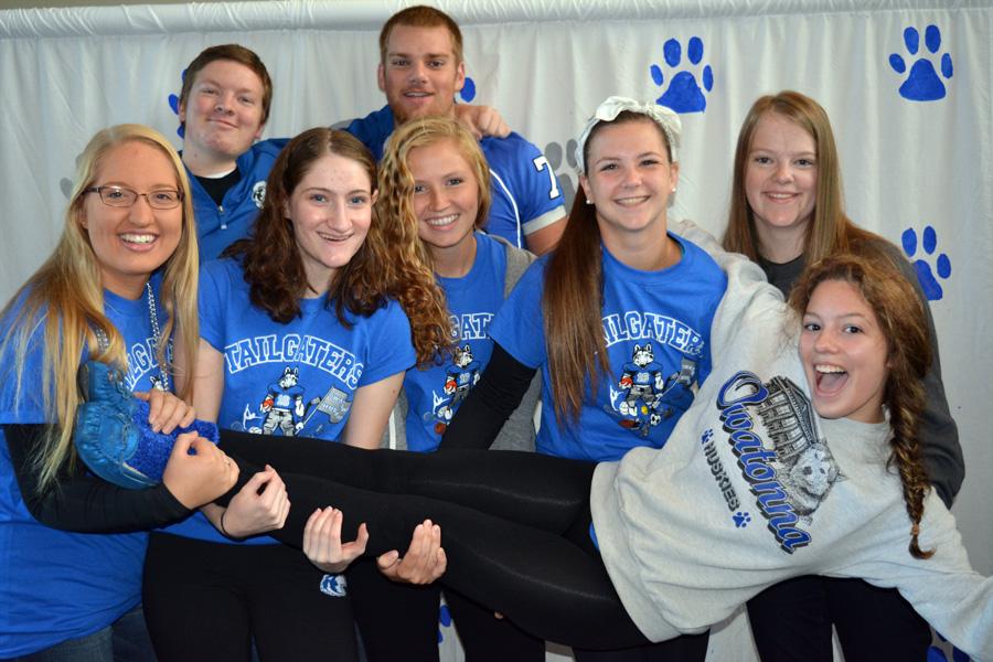 Magnet 2015 Homecoming Booth