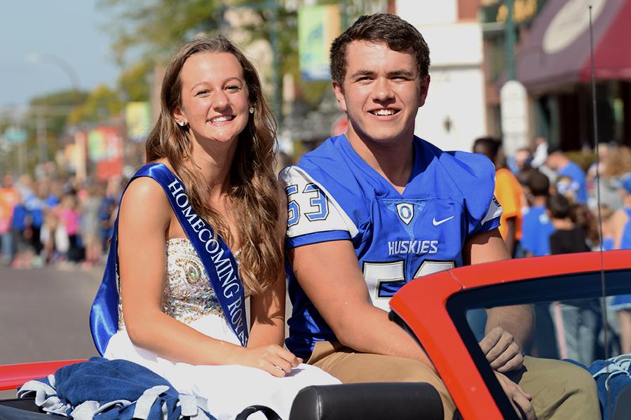 Homecoming parade brings out the community