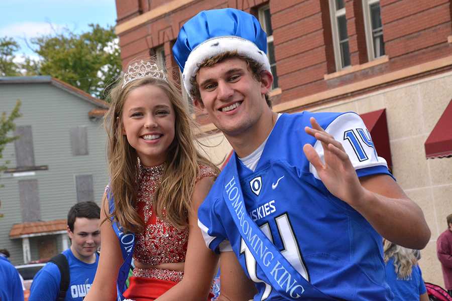 Homecoming parade brings out the community