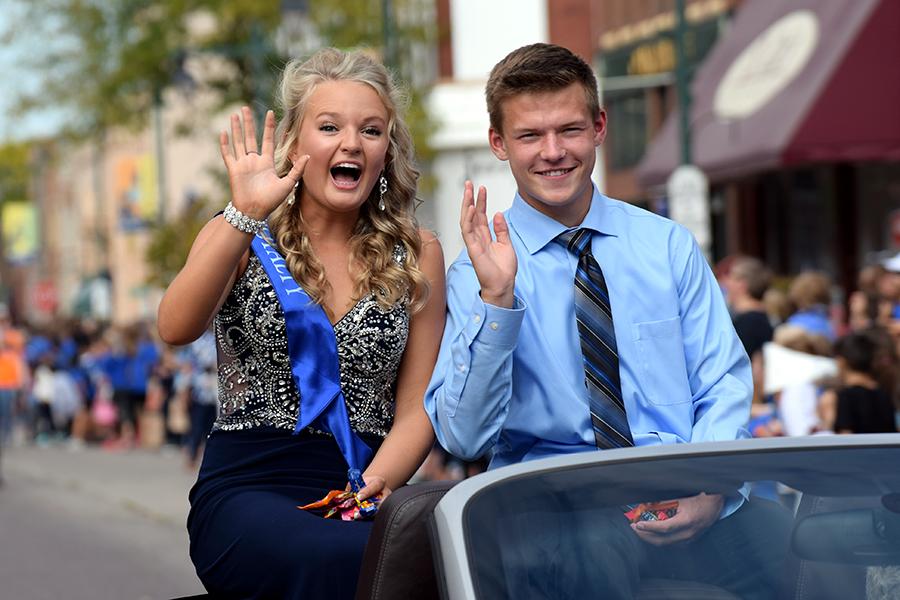 Homecoming parade brings out the community