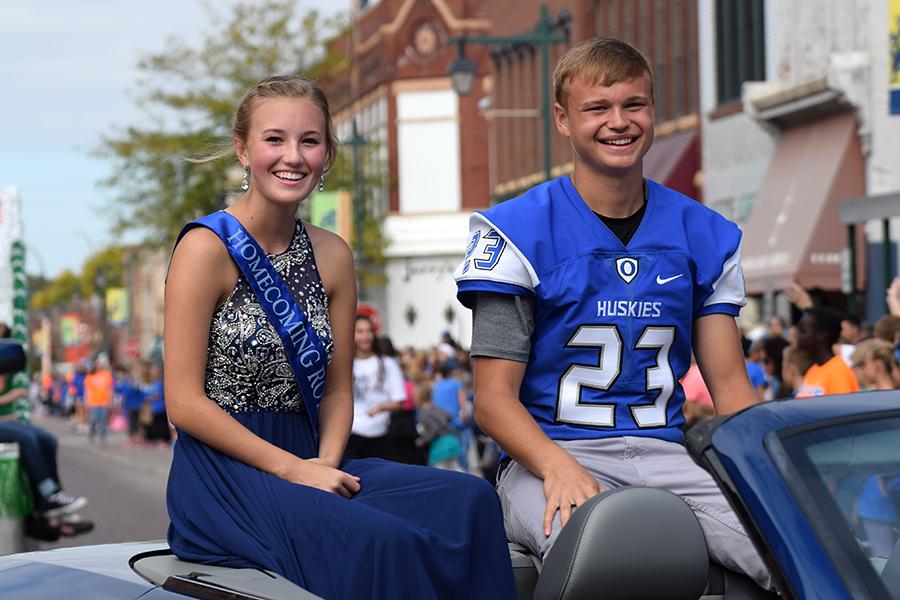 Homecoming parade brings out the community