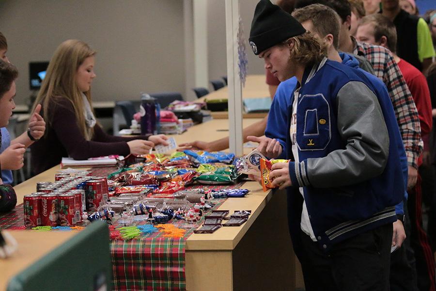 Photo Gallery: Ho Ho Bingo