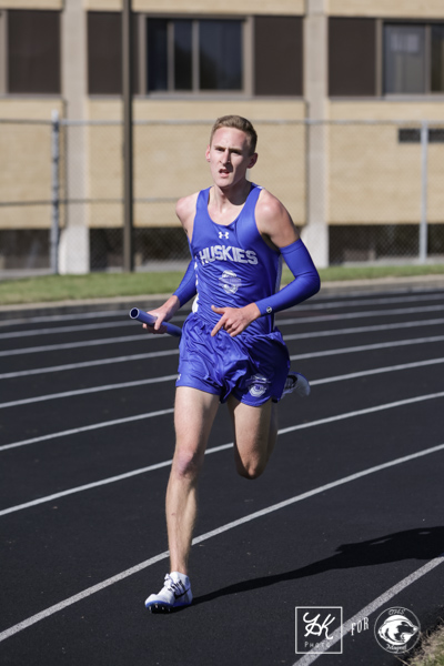 Senior Captain Braydon Kubat runs the race in ease.