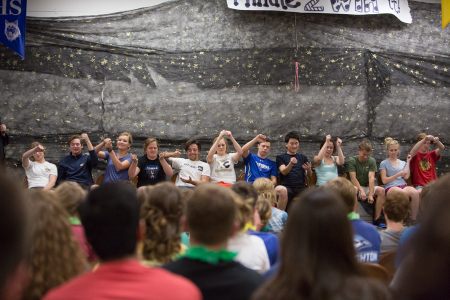 Hypnotized subjects paddle an imaginary canoe