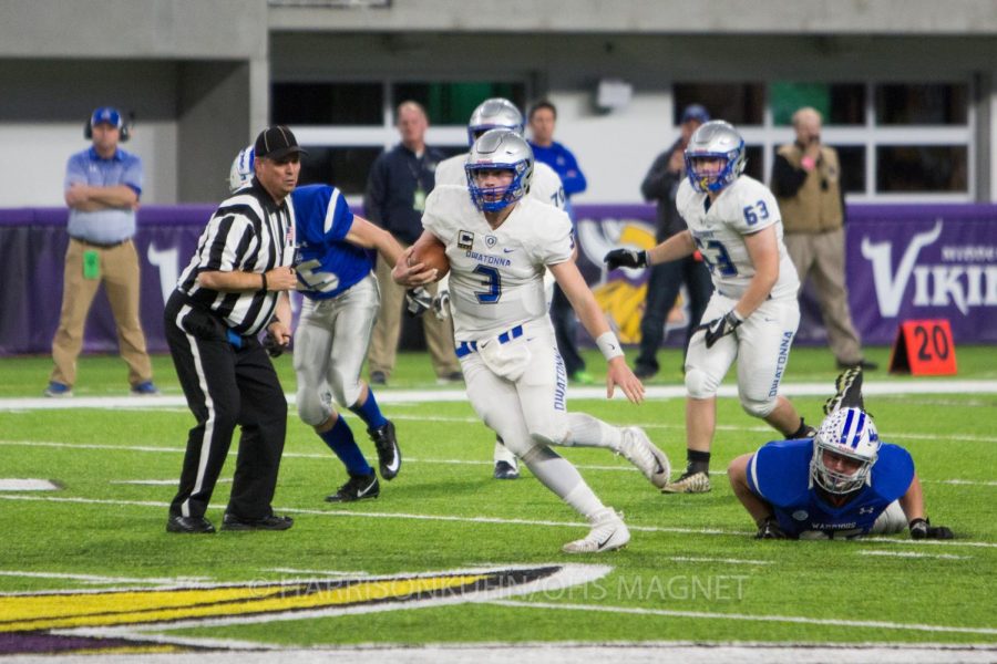 Abe Havelka carries for a 1st down