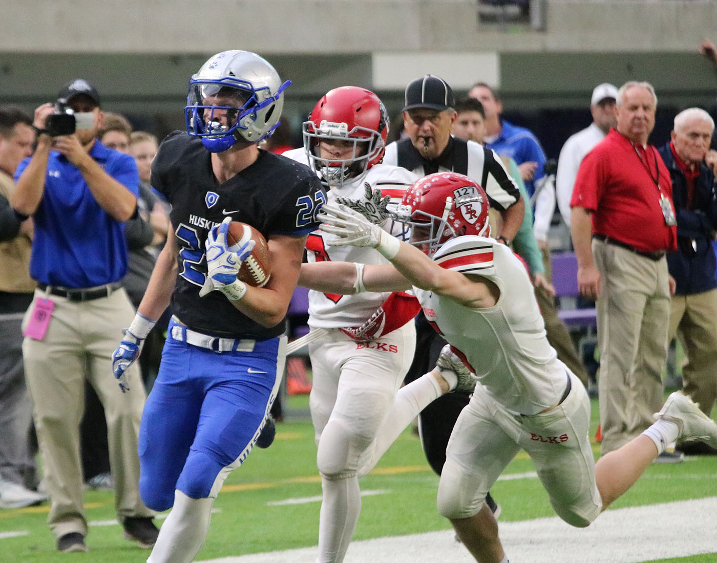 State semi-final game against Elk River