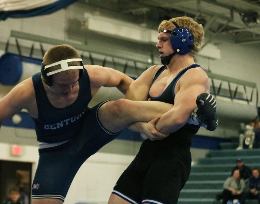 Nick Staska with his opponents leg 