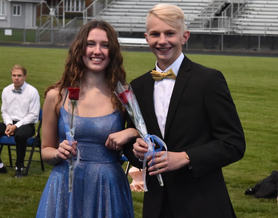 Lane Versteeg and Grace Linders pose for  a picture during coronation 