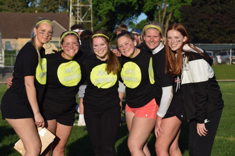 Juniors Jenna Dallenbach, Madi Voracek, Lainie Rahn, Cam Smith, Parris Hovden and Hillary Haarstad pose for a picture before the powderpuff games