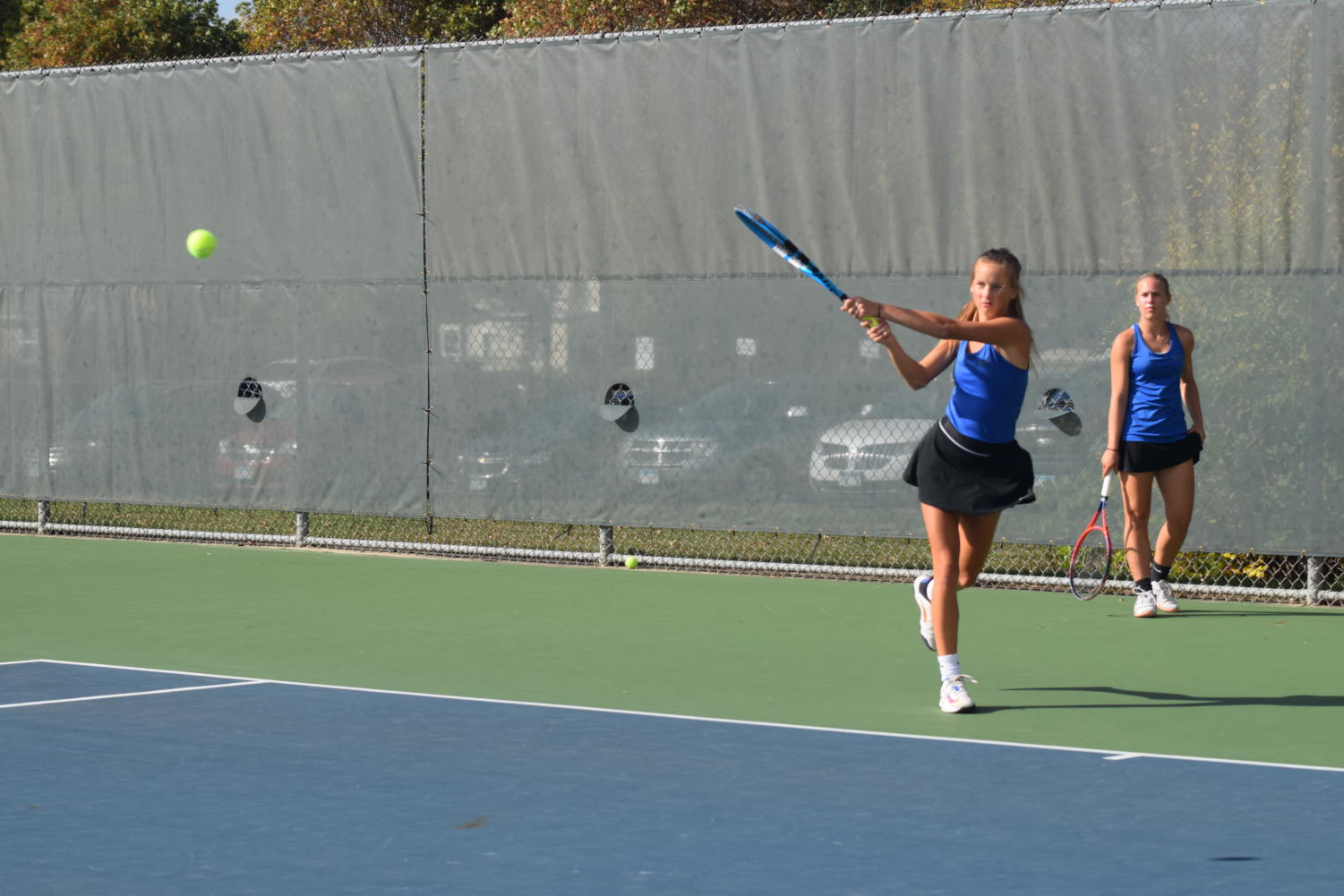 Girls tennis keeps swinging