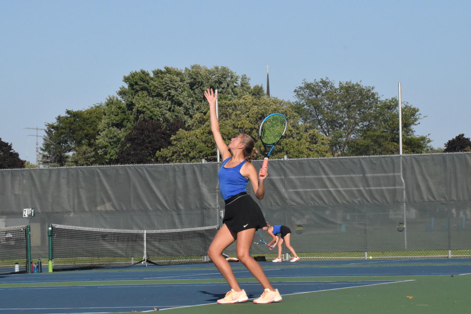 Girls tennis keeps swinging