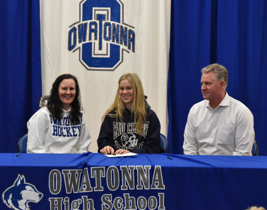 Olivia Herzog Signing with University of Wisconsin -Eau Claire to continue playing hockey