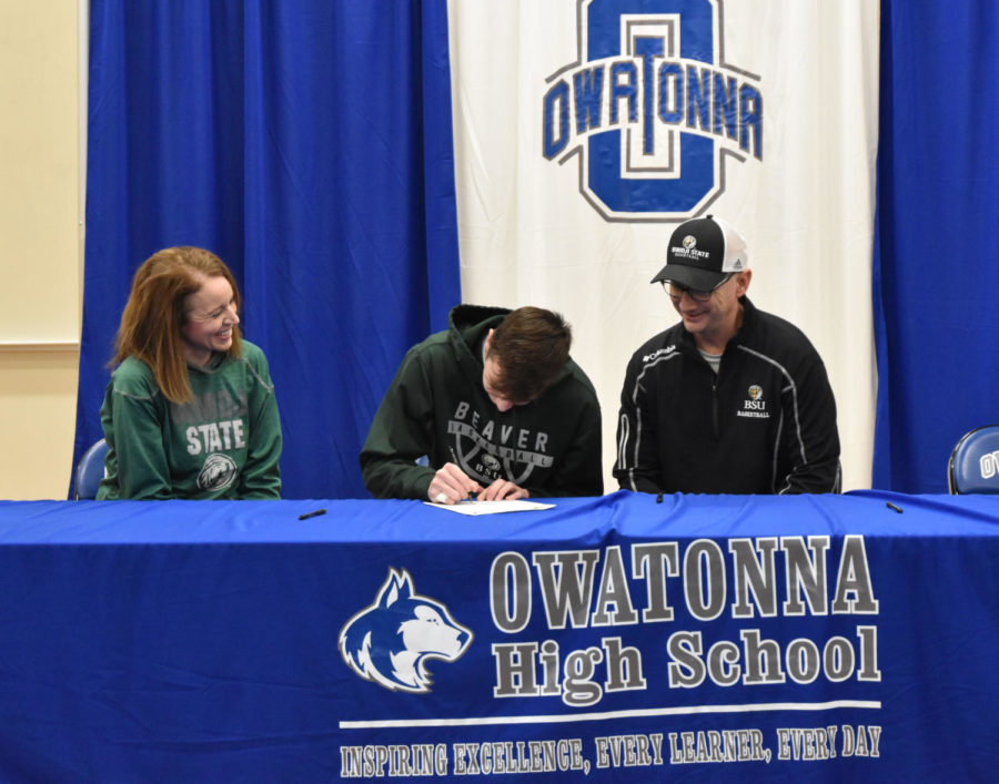 Brayden Williams signs with Bemidji State University to take his basketball game to the next level
