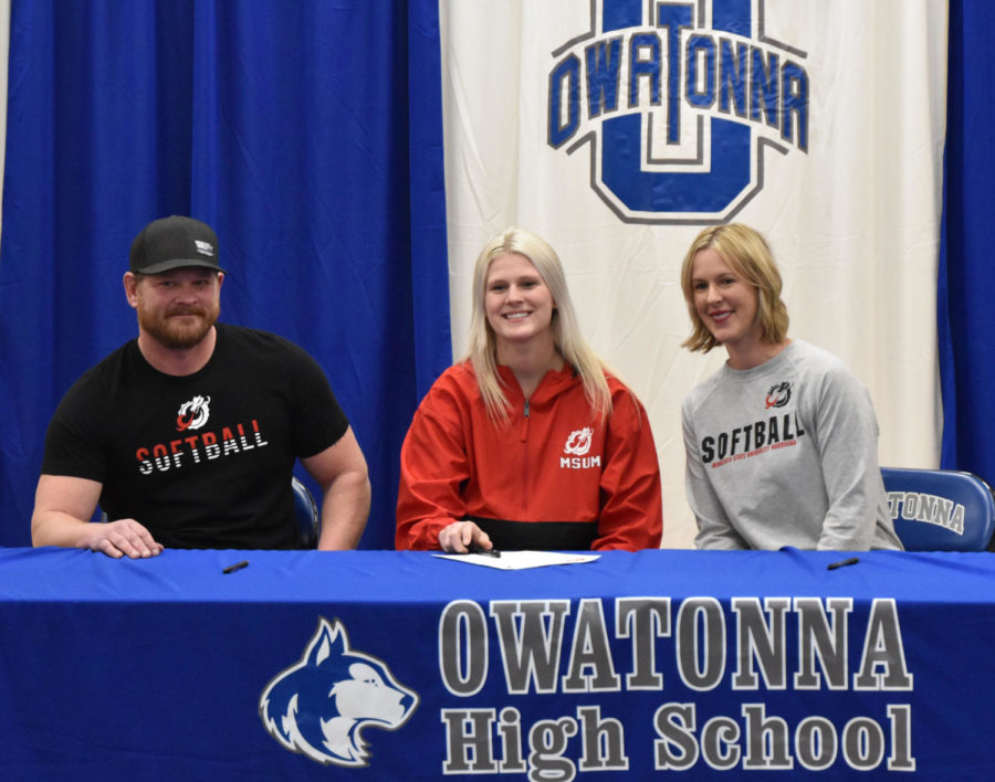 Parris+Hovden+signing+to+continue+her+softball+career+at++Minnesota+State+University+Moorhead