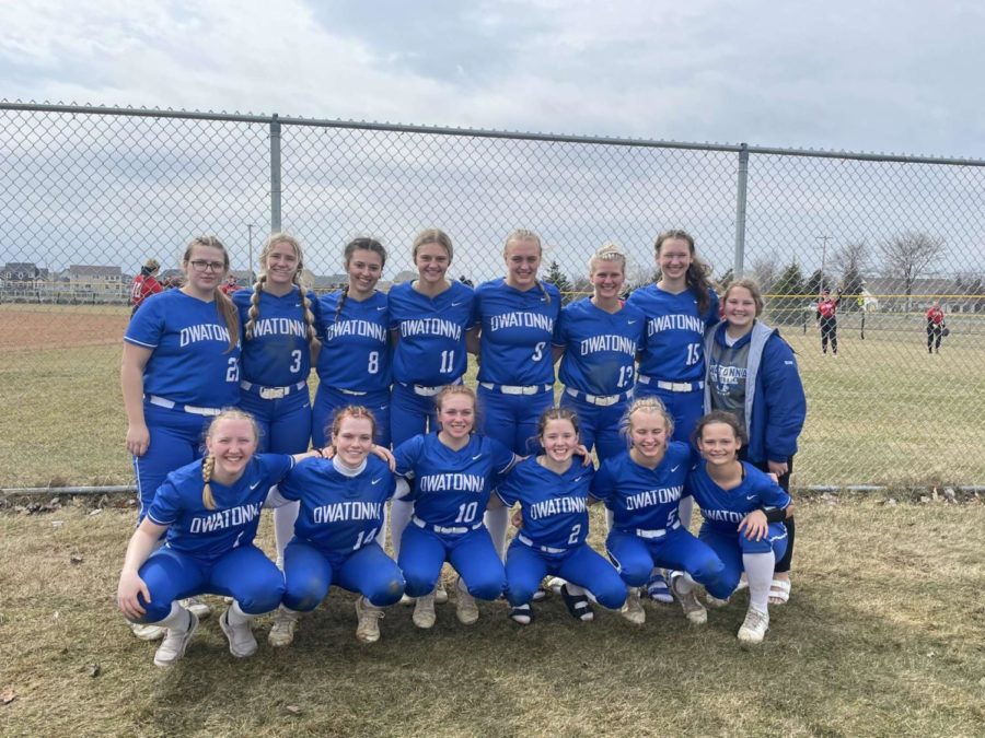 OHS Girls Softball Team poses for a picture at the Forest Lake tournament on Saturday, April 23. 