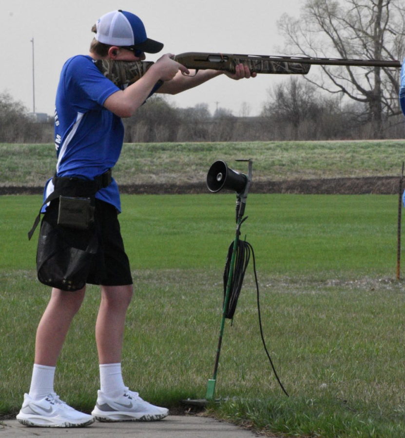 7th grader Jackson Davis in practice taking aim before shooting.