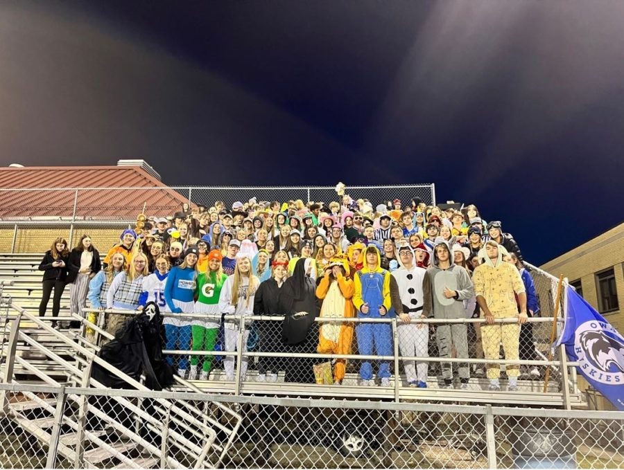 OHS students show school spirit at Halloween themed football game.