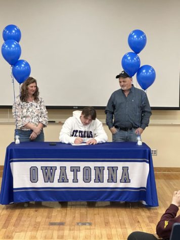 Senior Trever Schirmer Signs his National Letter of Content to continue his academic and track career at the University of St.Thomas.