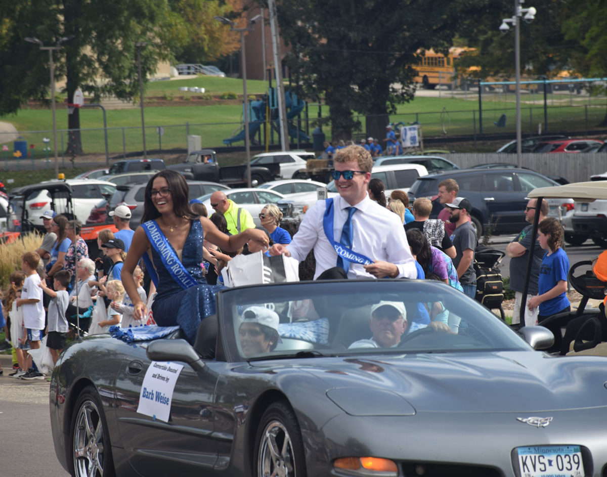 Top 12 Candidates Victoria Contreras and Jackson Degrood going through the parade.