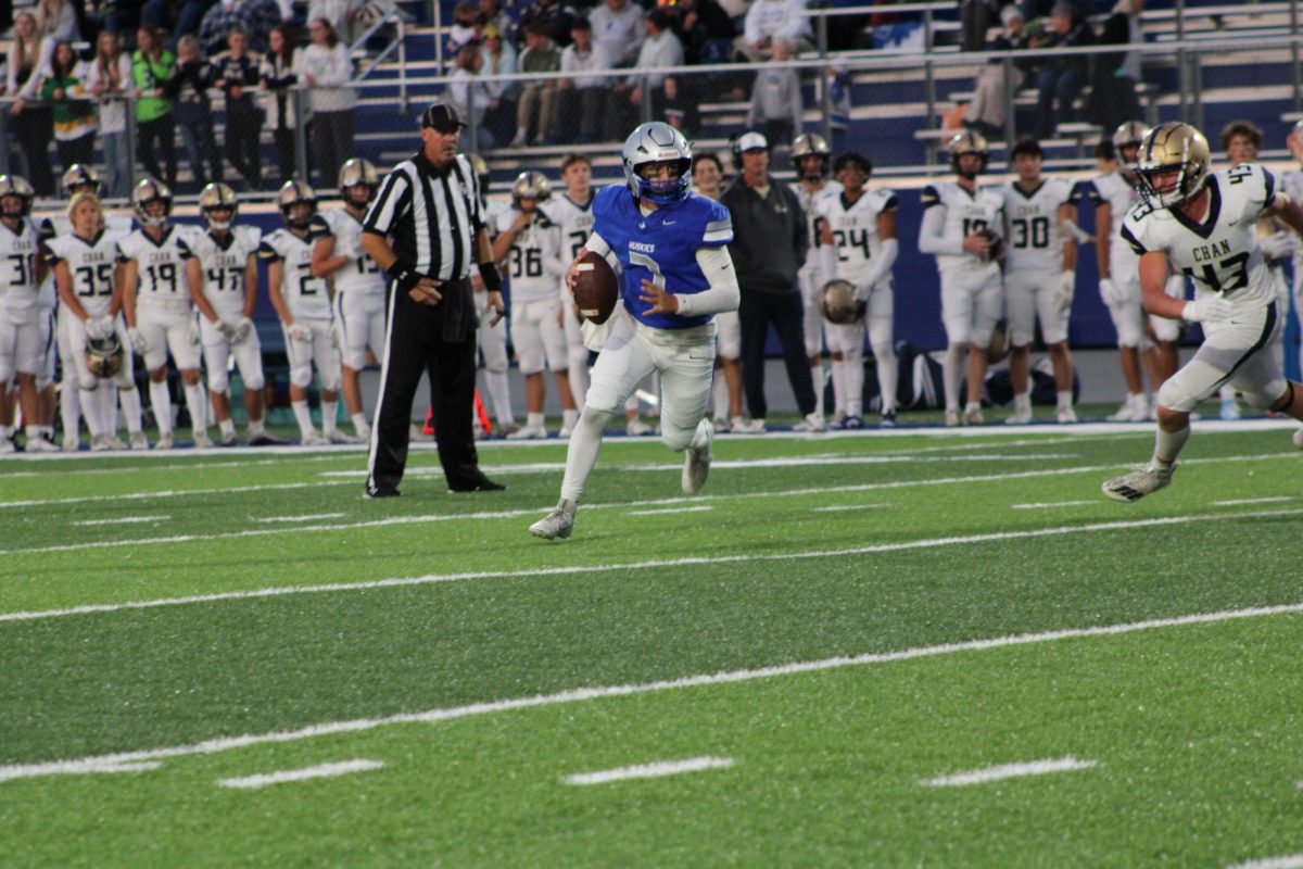 Senior quarterback Hunter Theis ready to throw the ball.