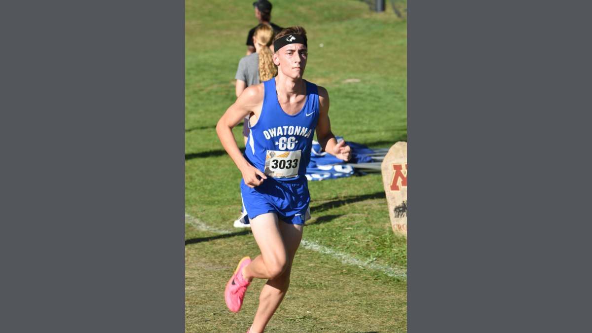 Senior Dawson Levy runs in an intense race. 