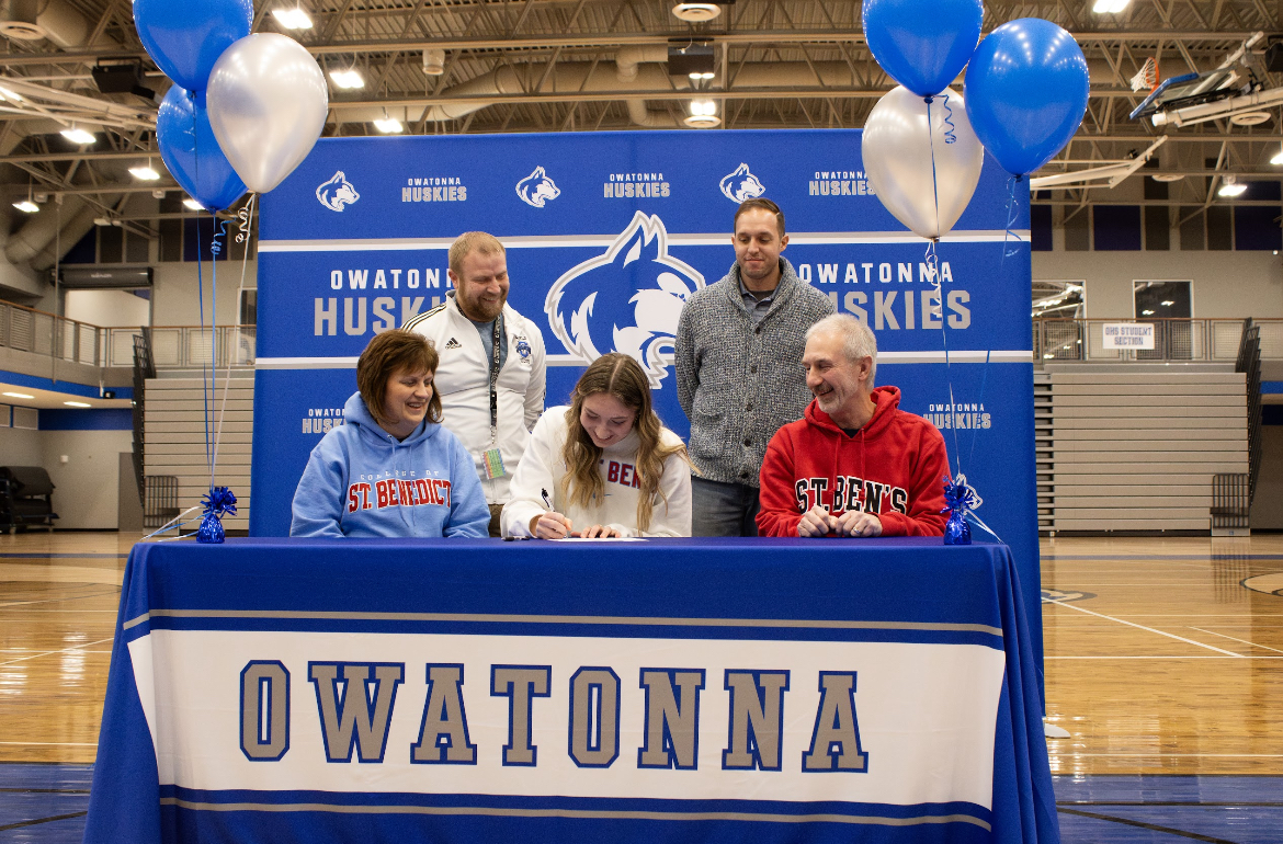 Senior Anna Mollenhauer signs to St. Benedict.